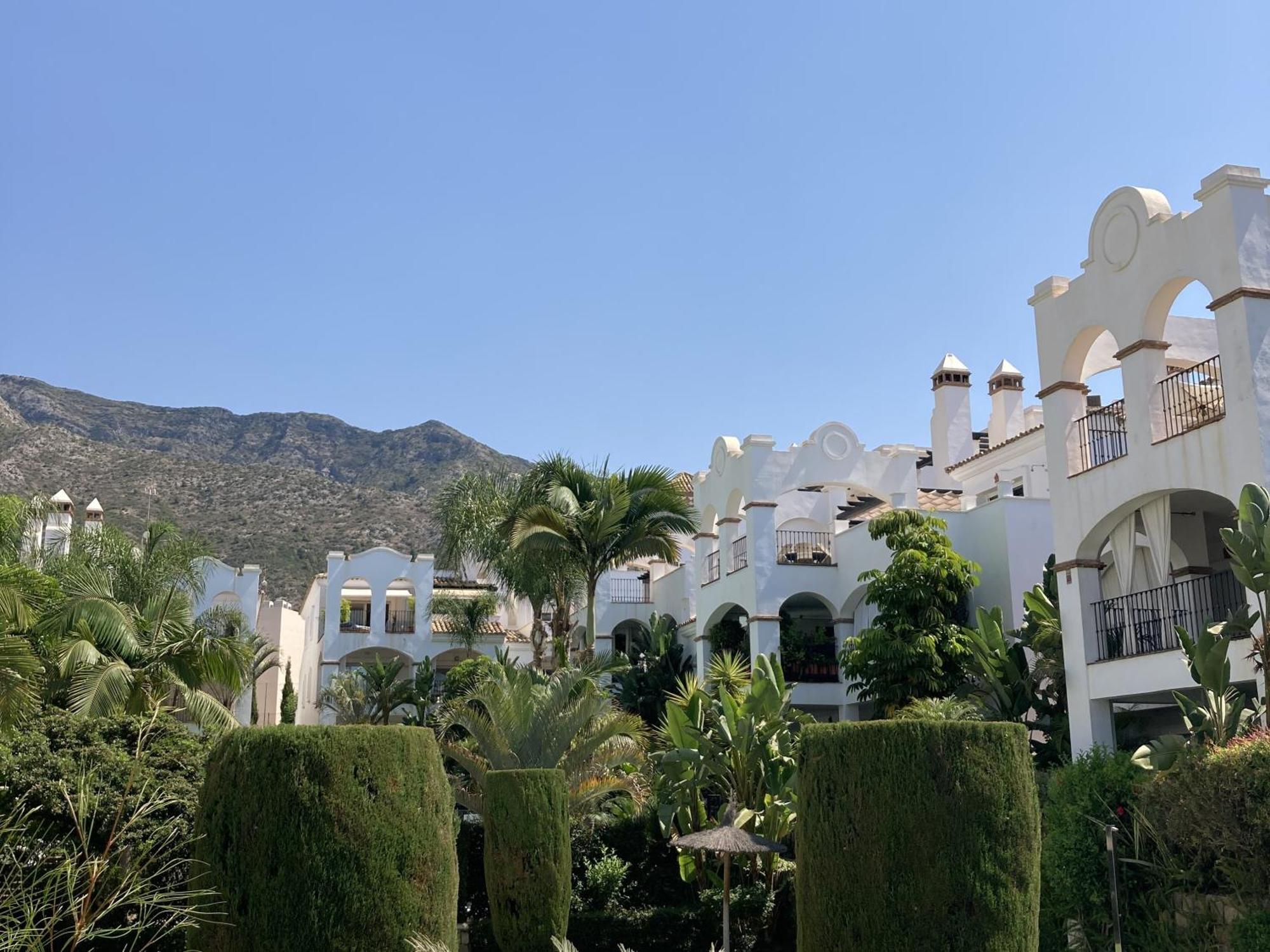Apartment Duplex-penthouse With Stunning Panoramic View *