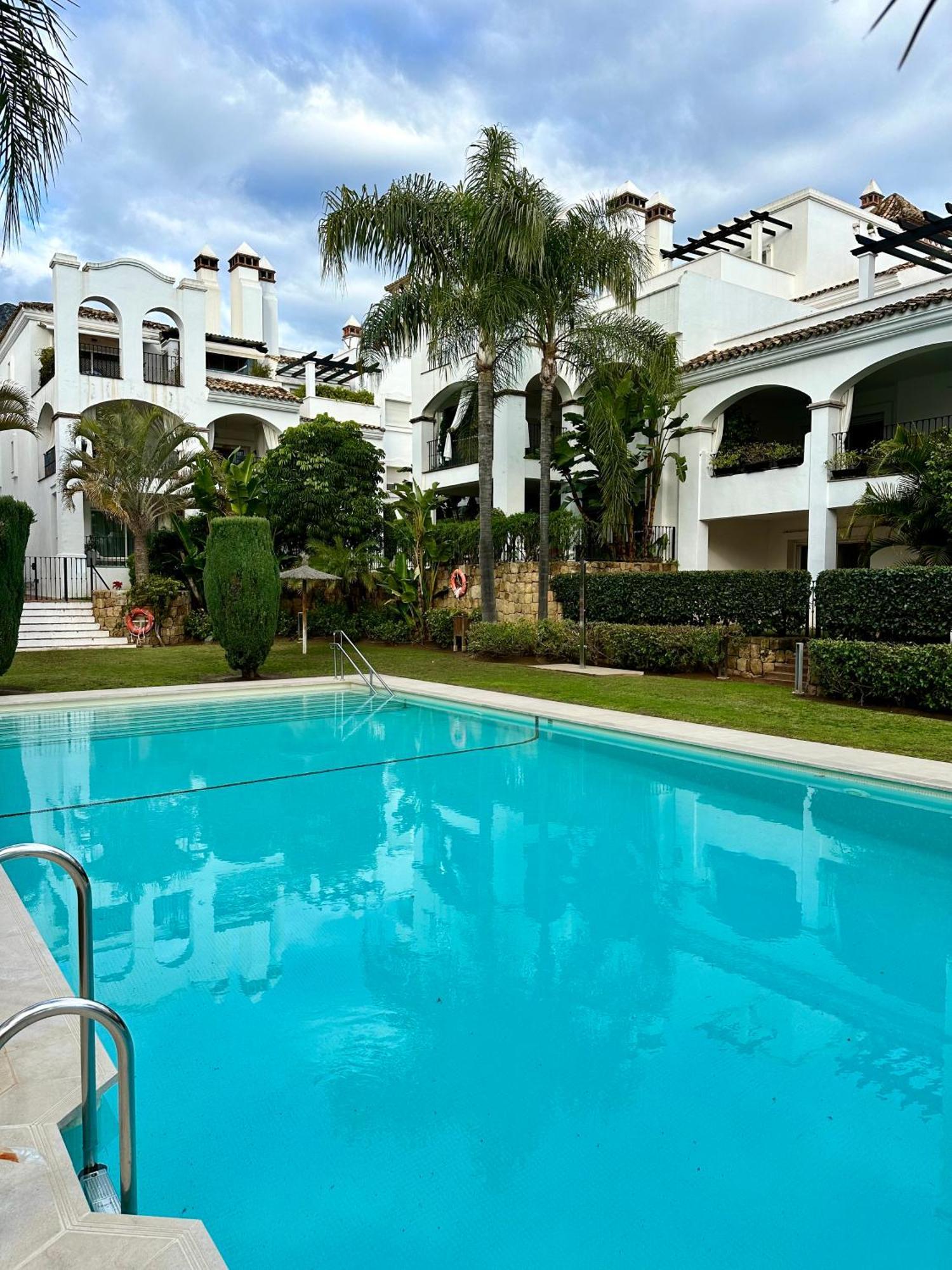 Apartment Duplex-penthouse With Stunning Panoramic View Marbella