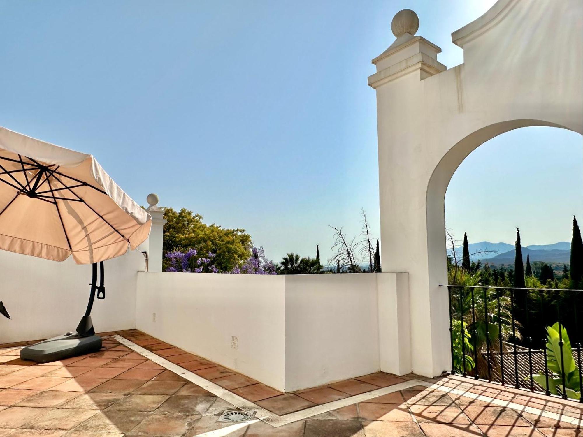 Apartment Duplex-penthouse With Stunning Panoramic View Marbella