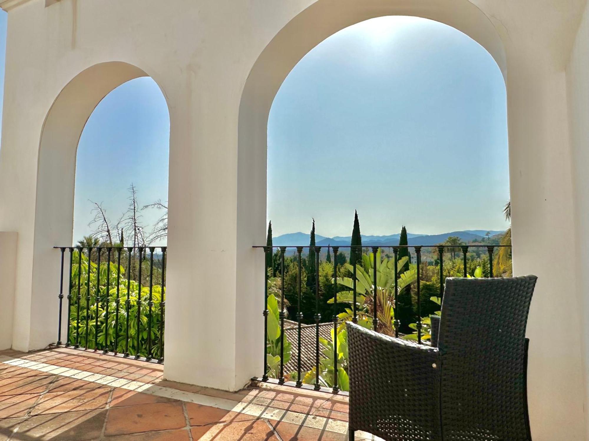 Apartment Duplex-penthouse With Stunning Panoramic View